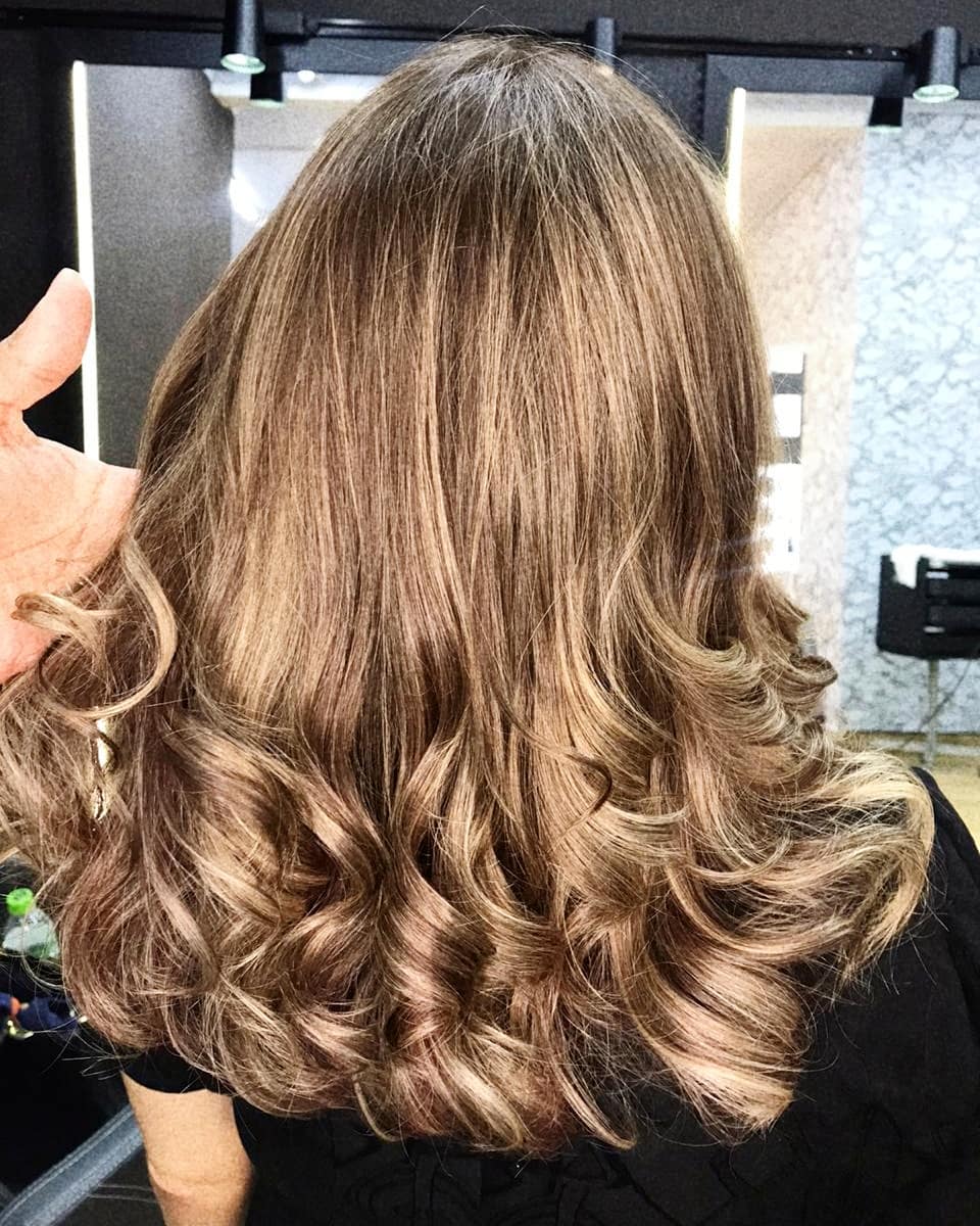 Escova e Babyliss no Centro Curitiba | Welli Valente Salon