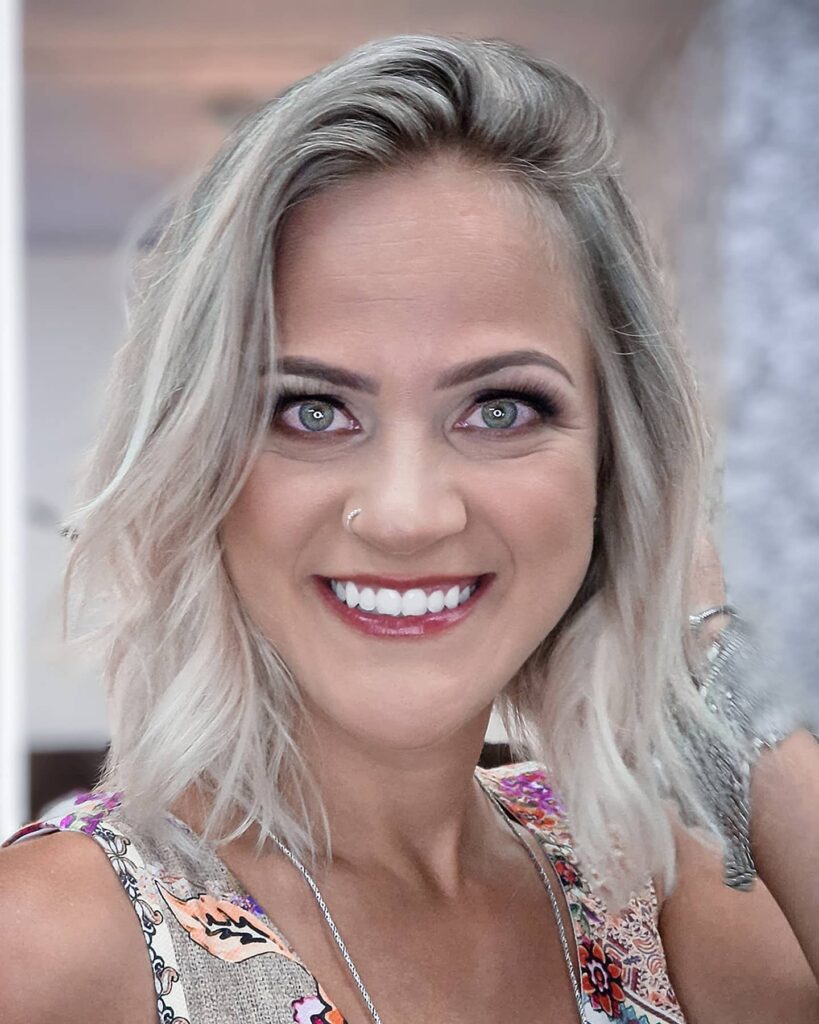 Coloração e mechas – Welli Valente Salon, Centro, Curitiba - PR – foto 8