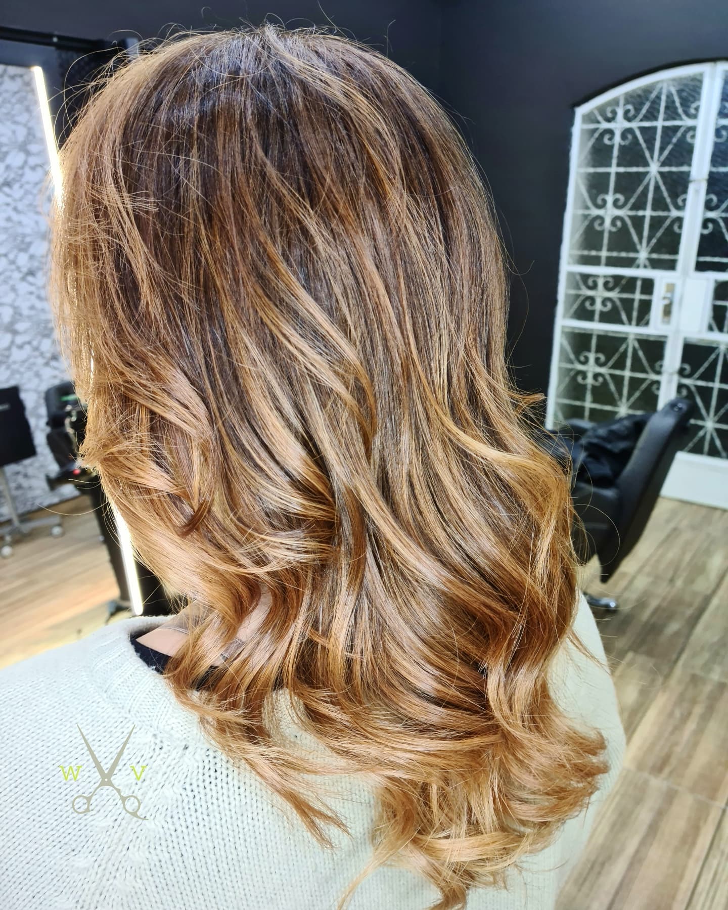 Hidratação Capilar no Centro Curitiba | Welli Valente Salon Hidratação Capilar no Centro Curitiba | Welli Valente Salon