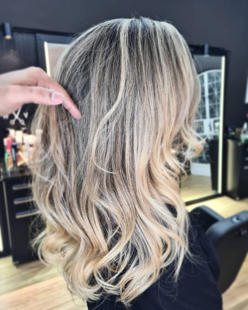 Coloração e mechas – Welli Valente Salon, Centro, Curitiba - PR – foto 10