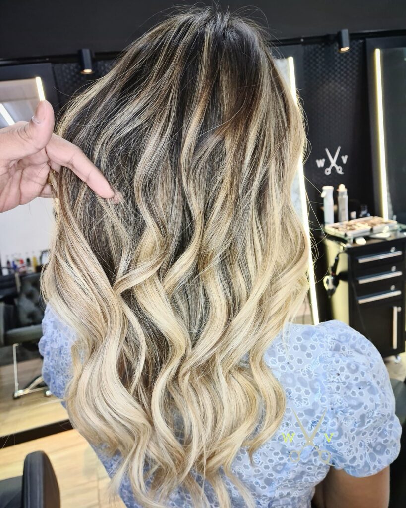 Coloração e mechas – Welli Valente Salon, Centro, Curitiba - PR – foto 12