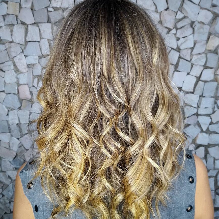 Coloração e mechas – Welli Valente Salon, Centro, Curitiba - PR – foto 16