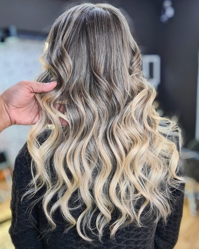 Coloração e mechas – Welli Valente Salon, Centro, Curitiba - PR – foto 13